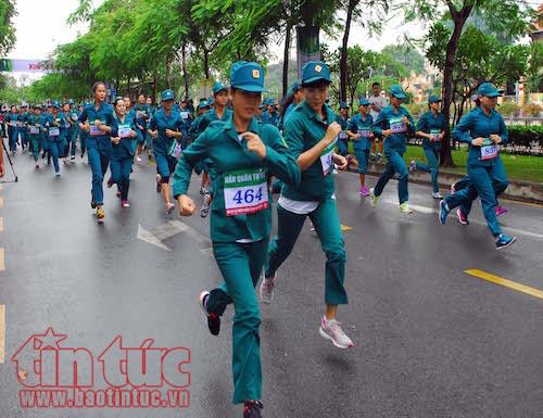 1.500 người hào hứng chạy việt dã mừng ngày thống nhất ảnh 6